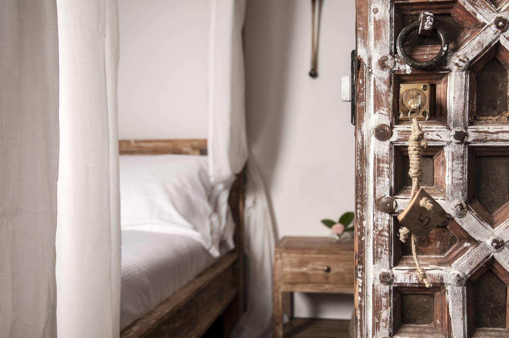Seven Maze Charming House Bed and Breakfast Bari Exteriör bild